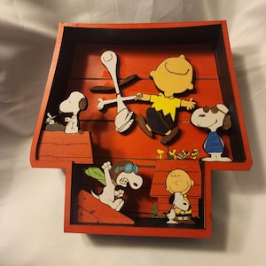 Snoopy 3D Kunst | 7-lagige SVG-Schnittdatei | Laserbereit | Mit Charlie Brown, Woodstock, The Flying Ace und Joe Cool!
