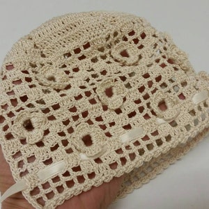 Crochet Baby Bonnet: Ecru Newborn Photography Prop