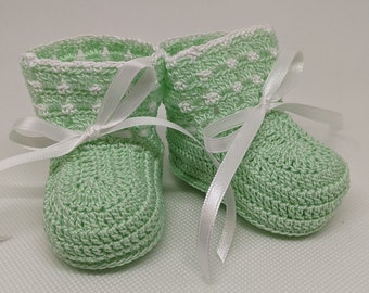 Crochet Baby Shoes, Unisex Baby Booties, Newborn Shoes, Baby Shower Gift, Announcement Gift, Gender Neutral Baby Booties,