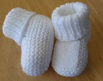 Knitted Baby Booties, Newborn Booties, Baby Girl Boy White Shoes, 0-3 months, Stay On Booties, Baby Shower Gift, Christening Baptism Booties