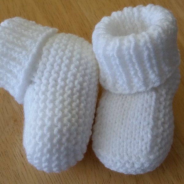 Knitted Baby Booties, Newborn Booties, Baby Girl Boy White Shoes, 0-3 months, Stay On Booties, Baby Shower Gift, Christening Baptism Booties