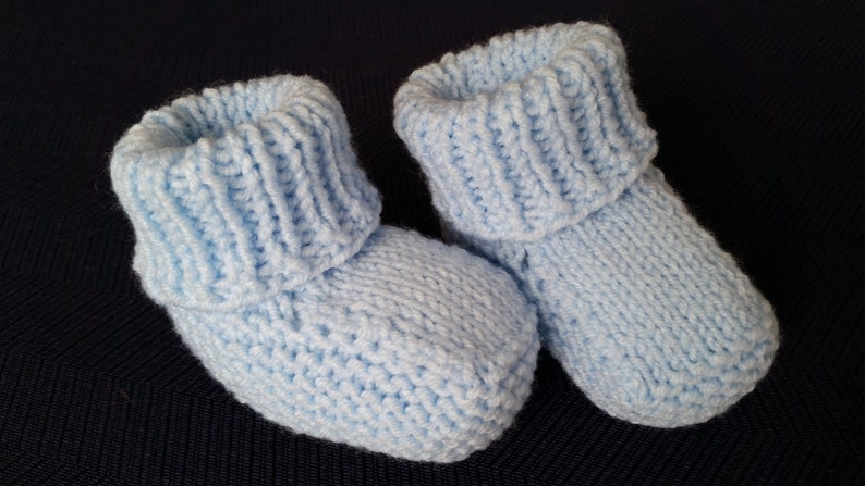 Chaussons bébé, chaussures bébé tricotées à la main, chaussons bébé garçon, chaussons nouveau-né, chaussons bleus bébé garçon, chaussons de baptême, baptême, cadeau de baby shower image 3