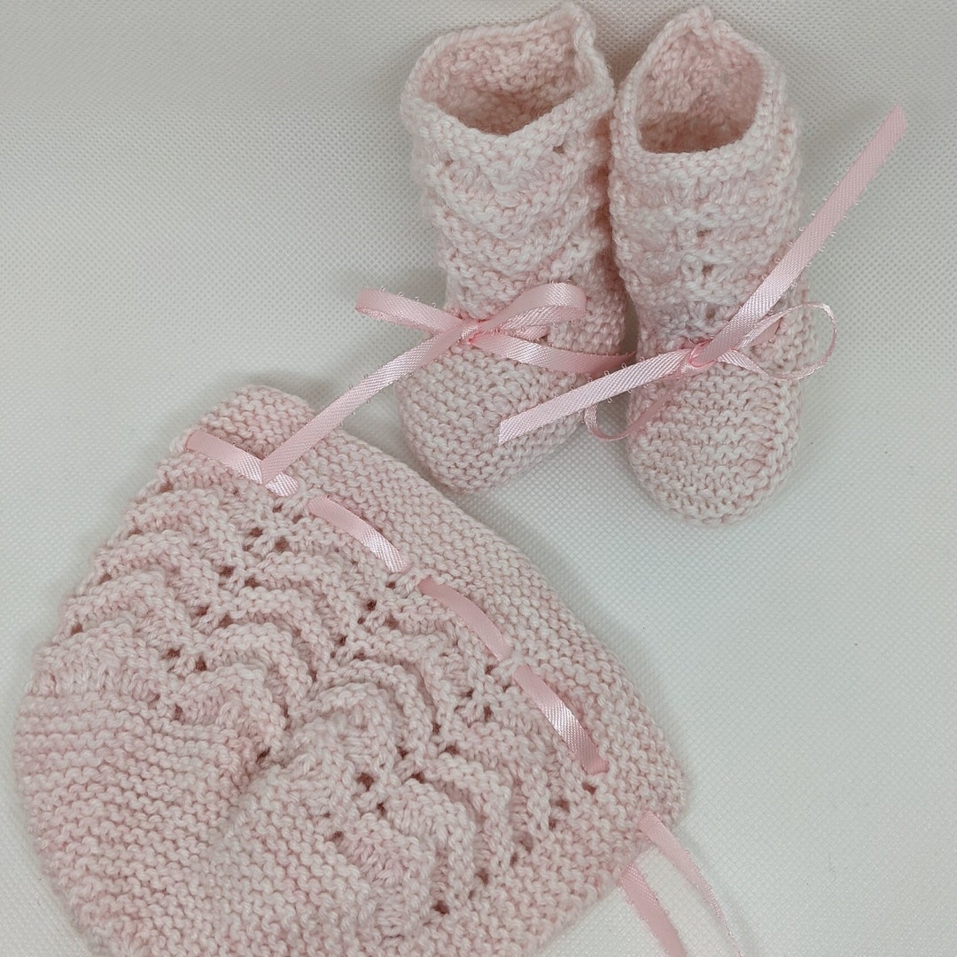 Baby Girl  Gift Set Booties And Head Ribbons main image 1