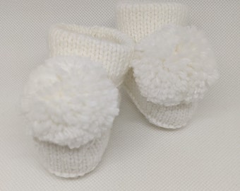 Unisex Booties, White Baby Booties, Knitted Baby Booties, Newborn Booties, Baby Girl or Boy White Shoes, Stay On Booties, Baby Shower Gift