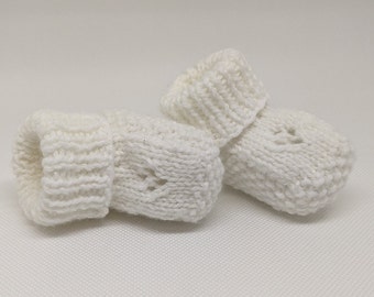 Knitted Baby Booties, Newborn Booties, Baby Girl Boy White Shoes, 0-3 months, Stay On Booties, Baby Shower Gift, Christening Baptism Booties