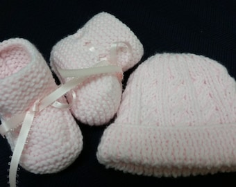 Knitted Baby Hat and Booties, Newborn Baby Hat Booties Pink Hat and Booties, Baby Girl Newborn Reborn Doll Baby Shower Gift, Coming Home