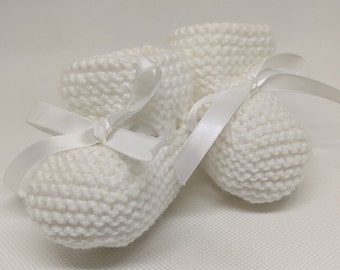 Knitted Baby Booties, Newborn Booties, Baby Girl Boy White Shoes, 0-3 months, Stay On Booties, Baby Shower Gift, Christening Baptism Booties