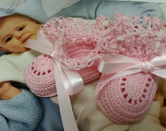 Hand Crochet Baby Girl Booties, Pink Love Knots, Newborn Girl Gift 0-3 Months
