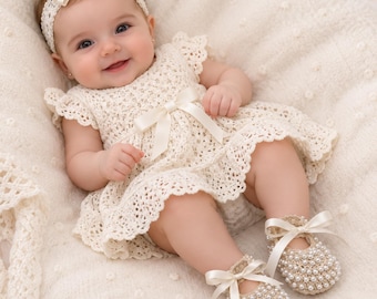 Chaussons de baptême pour bébé fille, crochetés à la main, de la naissance à 3 mois : chaussons de baptême blancs perlés.