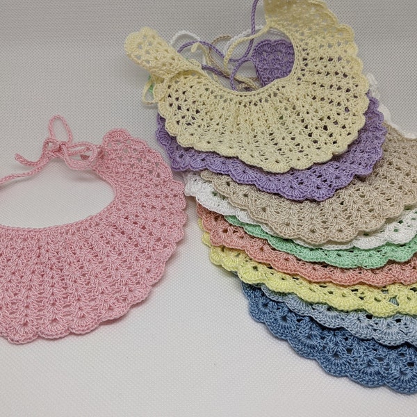 Bavoir en dentelle au crochet, bavoir au crochet, cadeau de baptême pour bébé, cadeau de baby shower, bavoirs en dentelle pour bébé fille