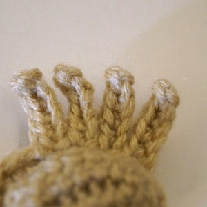 Crochet Alien Facehugger Pacifier Clip [[DIGITAL CROCHET PATTERN]] - Etsy