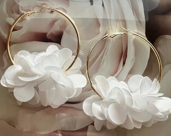 Bracelet Large Jonc En Métal Doré émaillé - Signé Michaela Frey - Décor Floral - Occasion Très Bon état