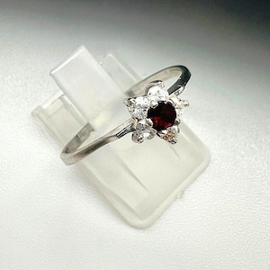 Fine minimalist ladies&#39; ring made of 925 silver with garnet & zirconia – size 56