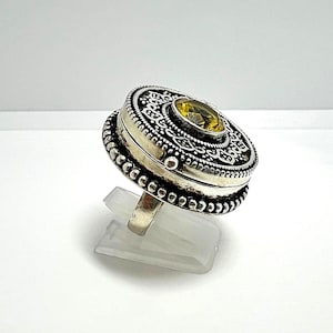 Vintage poison ring made of 925 silver with citrine crystal & secret compartment – ring size EU 60 / US 9