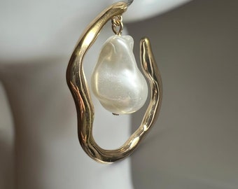 Baroque Pearl Earrings 18 Carat Gold Plated Luxury Earrings Statement Earrings Designer Earrings Vintage Style Pearl Earrings