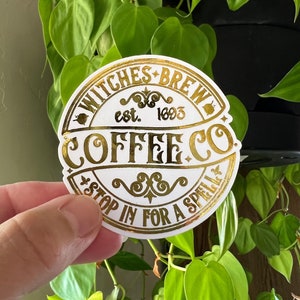 Pegatina holográfica de Halloween de Witches Brew Coffee Co.