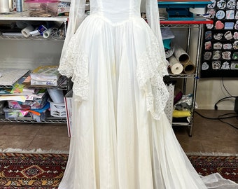 Vintage 1930er Jahre handgefertigtes Hochzeitskleid Hip Bustle XS