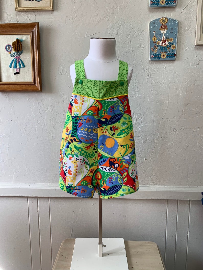 Toddler Boys Zoo Animals Shorts Overalls Sz 12-18 mo