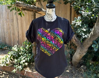 NKOTB New Kids On The Block Grafitti Rainbow Heart Retro Tshirt SZ M