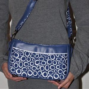Instant Download Betty Baguette Bag PDF Sewing Pattern with Full Tutorial, Baguette Bag, Handmade Sewing. Video Available. Original Pattern