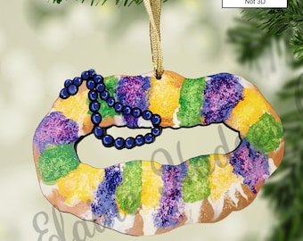 Puede incluir: Un adorno de madera plano y de dos caras con forma de pastel de reyes con glaseado morado, verde y dorado y una cadena de cuentas azules. El adorno no es 3D. El texto "2 Sided 2D Flat Ornament Not 3D" está impreso en el adorno.