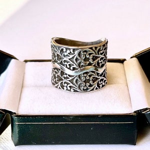 Retired SILPADA Sterling Silver Wide Scrolled Vine Ring Band Size 8.25-8.5