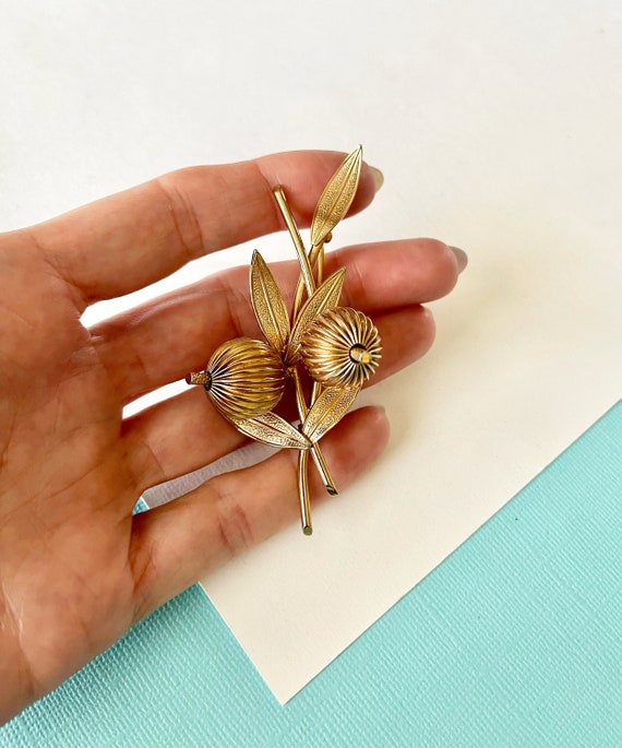 Vintage 1940’s CORO Floral Goldtone Floral Brooch - image 2