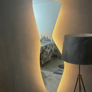 woman shapped led mirror