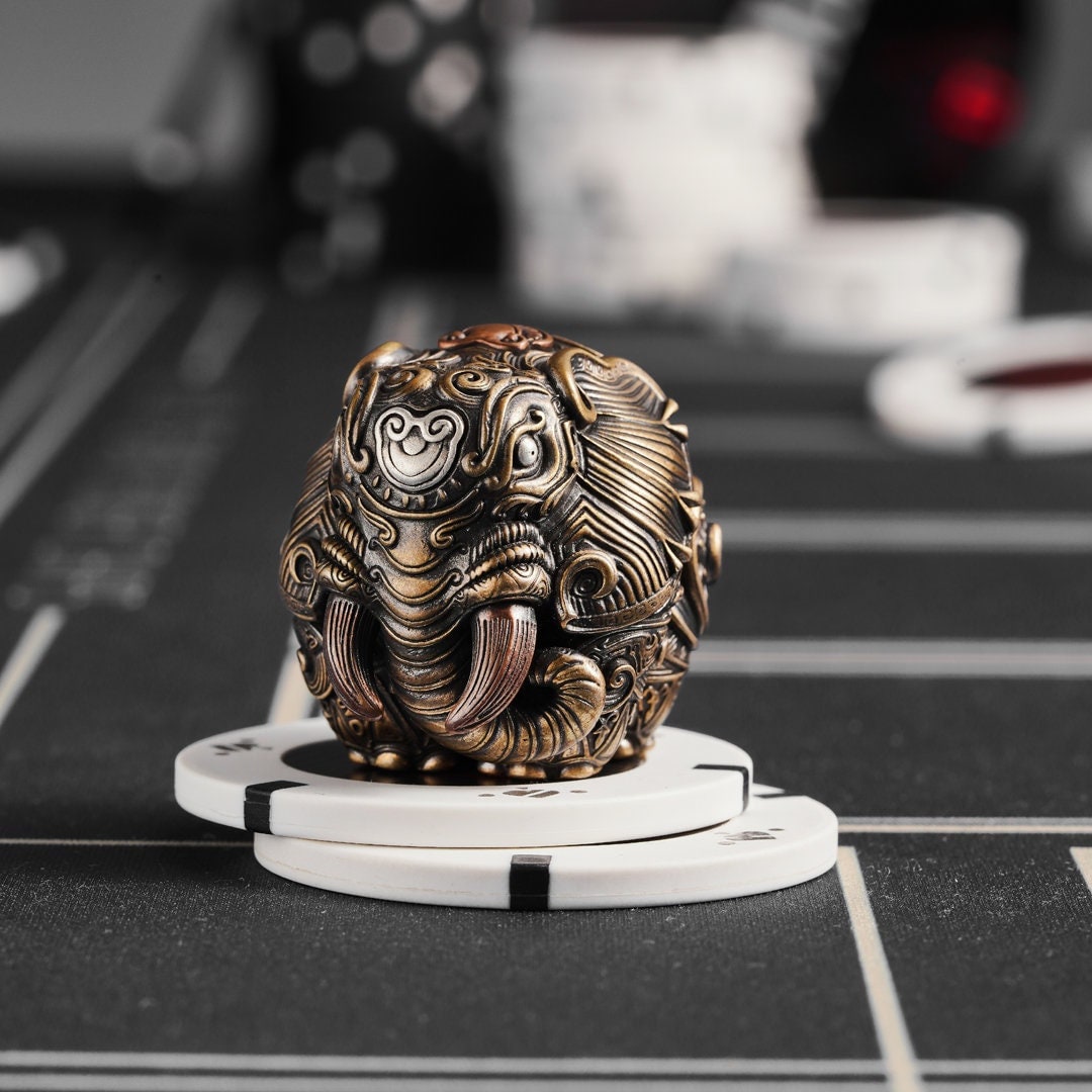 Poker Card Guard Guardian Elephant, Poker Lucky Charm, Solid Bronze Elephant Figurine, Metal EDC Fidget toy, Copper Artwork, Gift for Friend