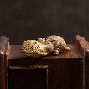 Vintage Bronze Crouching Hippo Figurine, Tabletop Decor, Copper Hippo Statue, Metal Artwork, Miniature Hippo Ornament figure, Hippo Lover