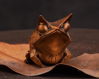 Bronzefigur des gehörnten Blattfroschs, malaiische Blattfroschskulptur, realistische Langnasenfroschstatue, handgemachte Froschminiatur, Naturdekorgeschenk