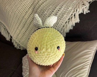 Peluche de abeja de ganchillo