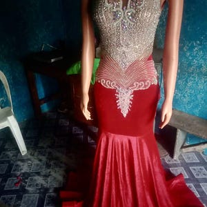 Stunning red sequins mermaid prom dress with beaded bodice and dramatic train, Elegant formal evening gown for special occasions