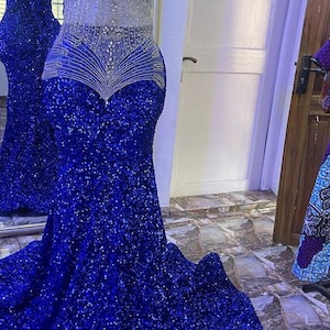 Stunning royal blue sequins mermaid prom dress with beaded bodice and dramatic train, Elegant formal evening gown for special occasions
