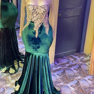 Stunning velvet green mermaid long sleeves prom dress , Elegant formal evening gown for special occasions, Green prom gown, green party dres