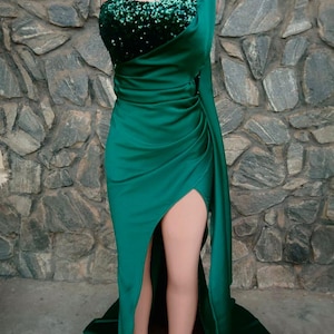Stunning silk green mermaid strapless prom dress , Elegant formal evening gown for special occasions, Green prom gown, green party dress