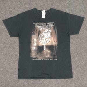 Toto Tour Tee - Etsy