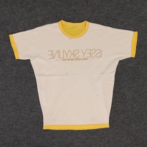 イッセイミヤケ me Tシャツ me ISSEY MIYAKE – ISSEY MIYAKE ONLINE STORE