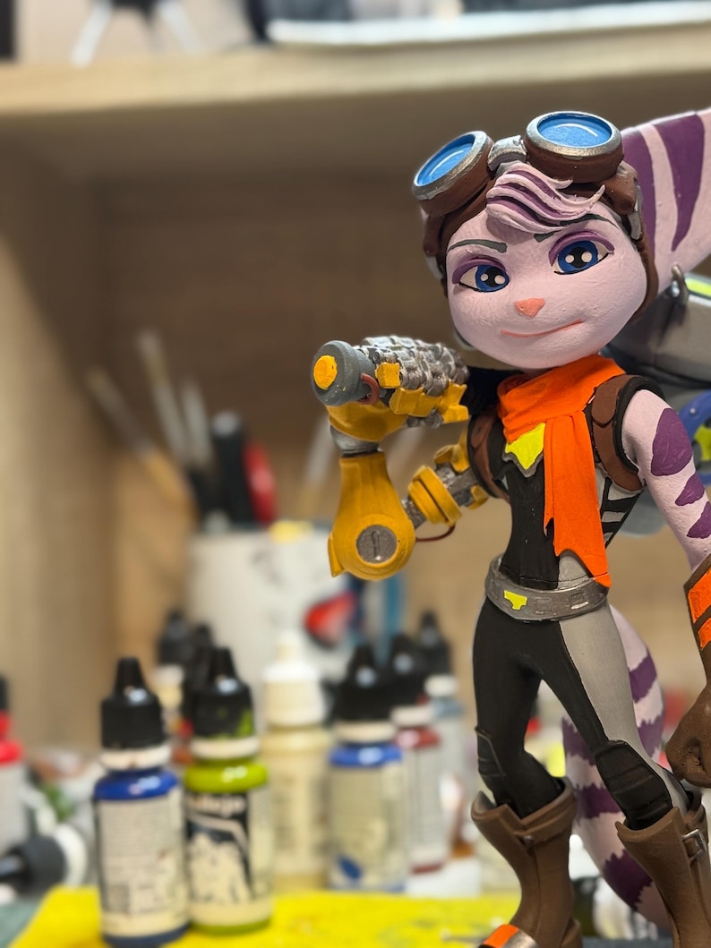 Ratchet and Clank Tribute Figure (RIVET) 20cm tall HAND PAINTED image 4