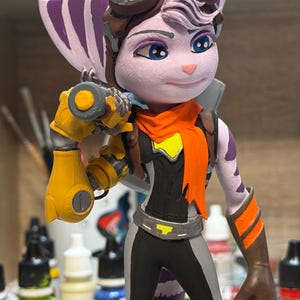 Ratchet and Clank Tribute Figure (RIVET) 20cm tall HAND PAINTED image 5