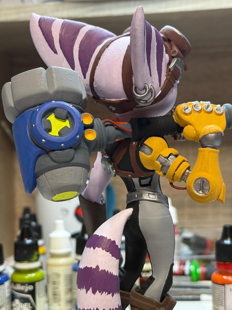 Ratchet and Clank Tribute Figure (RIVET) 20cm tall HAND PAINTED image 10