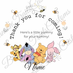 Adesivos personalizados com o nome "Bebê Ursinho Pooh" de 1,5 polegada e 20 círculos, ótimos para mini potes de mel de vidro e/ou lembrancinhas de festa.