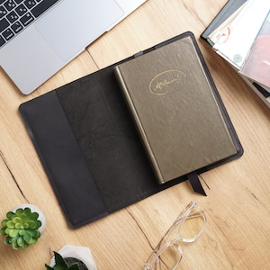 Engraved Bible cover, Leather Bible cover, Leather Bible case, Christian gift ideas, Bible book case, KJV Bible cover, Custom christian gift