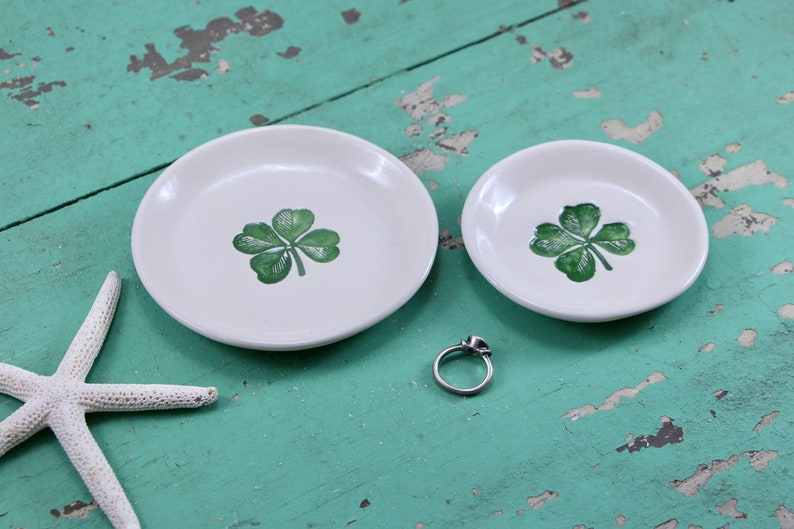 Organizing Dish St Patricks Day Gift Catch All Dish Irish Ring Dish Trinket Dish with Clover Shamrock on Small Round Ring Dish