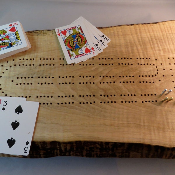 Tablero de Cribbage rústico de arce rizado con borde vivo K5