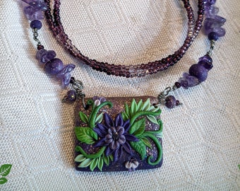 Violet Vineyard Golden Glittering Flourish Pendant Beaded Statement Necklace