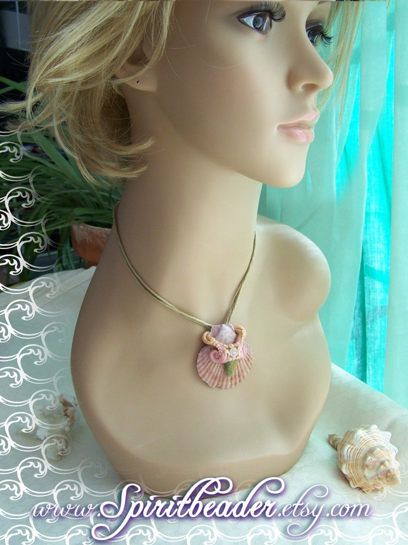 Rhinestone Pink Seashell Polymer Aventurine Pendant Necklace image 2