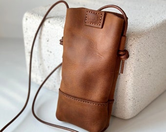 Handmade Leather Phone Bag – Minimalist Crossbody Pouch, Brown Crazy Leather Phone Holder, Small Shoulder Bag for Everyday Use
