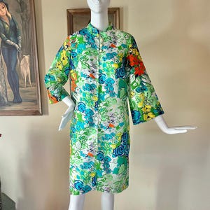 Vintage 60s Psychedelic Floral Bell Sleeves Models Coat Dress M