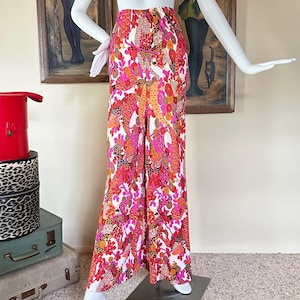 Vintage 1970s Psychedelic Asian Garden Print Pants Bell-Bottoms S
